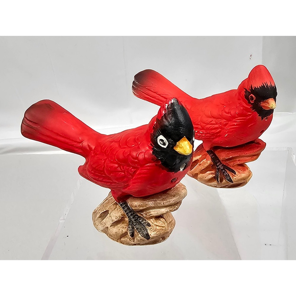 Vintage Ceramic Red Cardinal Salt and Pepper Shakers Set Made in Japan 3in